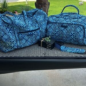 Vera Bradley travel set 2 piece Cuban Tiles
Spring 2017